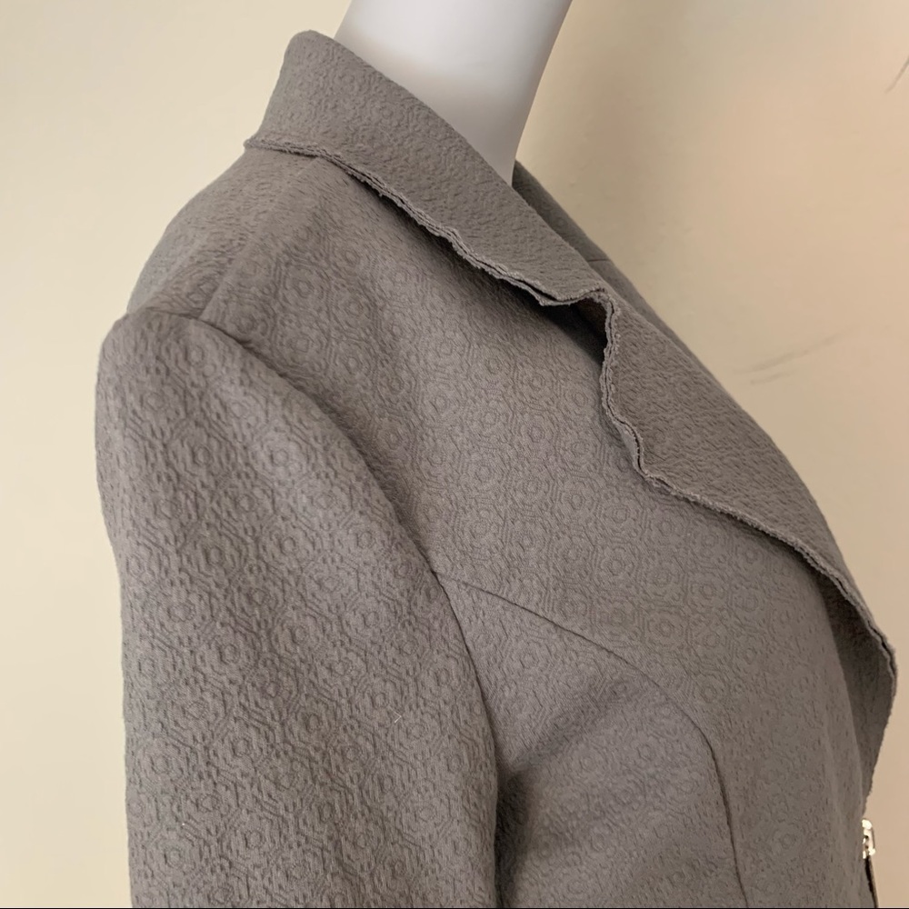 BEATRICE .B Made in Italy Embellished Stretch Textured Zip Front Blazer Size 10 - Picture 13 of 16